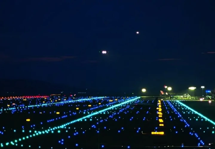 民航认证障碍灯